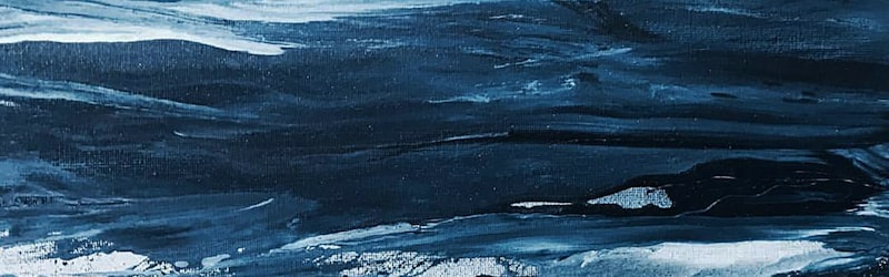 玩家在财神副本中与招财童子战斗的激烈场景