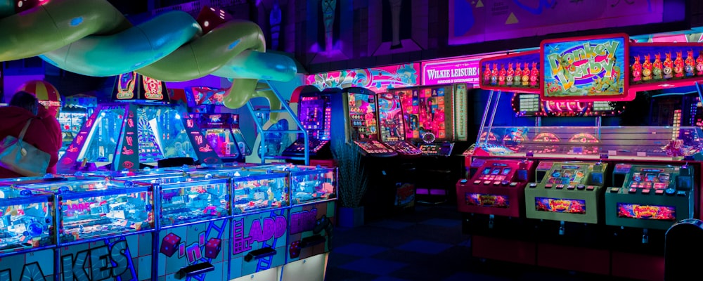 财神的宝藏游戏内各种奖励物品展示，包括宝箱、金币和装备